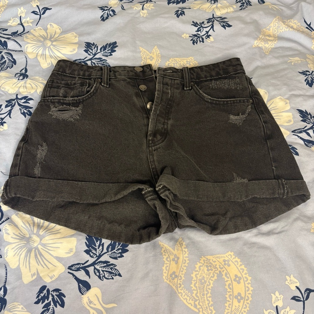 Super High Rise Ripped Cut-Off Shorts - Picture 3 of 4